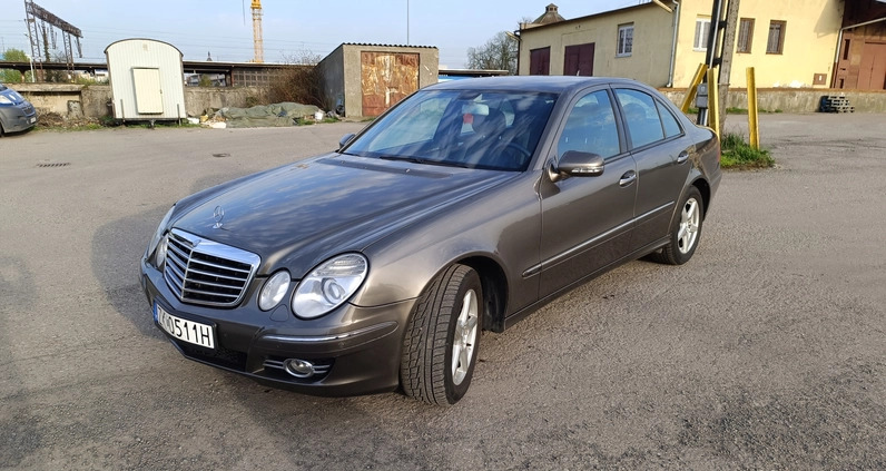 Mercedes-Benz Klasa E cena 29900 przebieg: 258000, rok produkcji 2006 z Koszalin małe 92